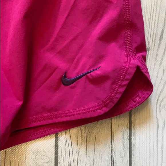 Nike DRI-FIT Shorts Size Medium - Picture 2 of 6